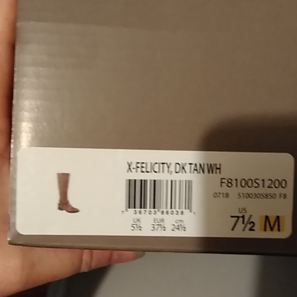 Boots - Picture 2 of 4